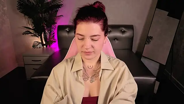 Snapshot of Nikki_Gringer chatting on June 2026 01:07:02 AM Nikki Gringer online show from June 2026 01:07:02 AM