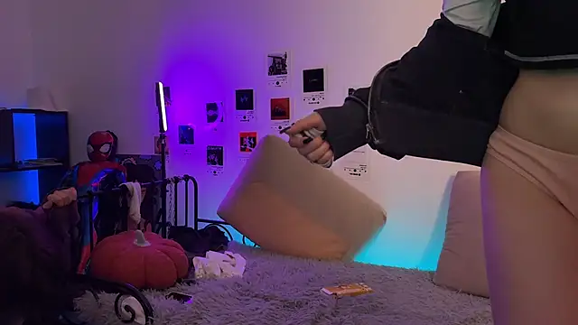 whysofuckinghorny online show from May 2026 03:24:02 AM
