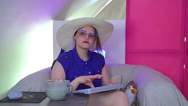 AlexaAvery online show from June 2026 06:22:01 AM
