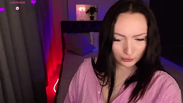 MizLouLou online show from May 2026 11:00:02 PM