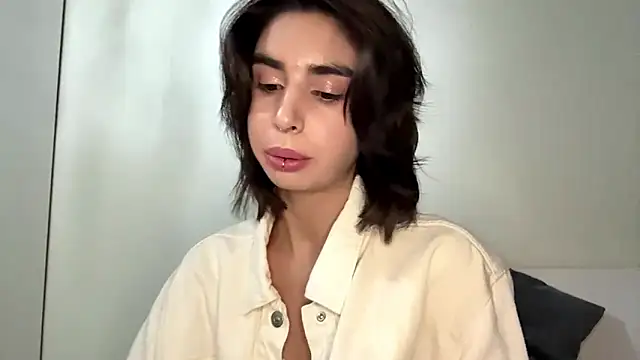 JessiaRuezga online show from May 2026 12:21:02 PM