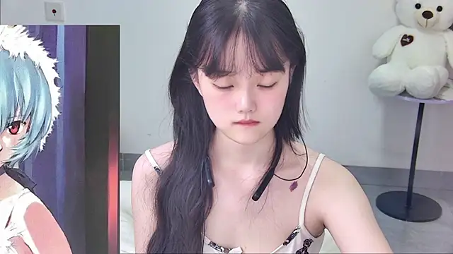 Evil-Bunny007 online show from June 2026 12:00:02 PM