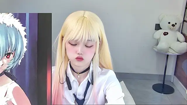 Evil-Bunny007 online show from June 2026 01:05:02 PM