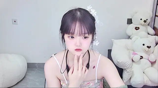 Evil-Bunny007 online show from June 2026 01:06:02 PM