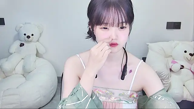 Evil-Bunny007 online show from June 2026 01:28:02 PM