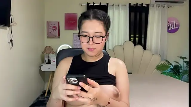 Snapshot of RingMyBelle chatting on June 2026 03:25:01 AM RingMyBelle online show from June 2026 03:25:01 AM