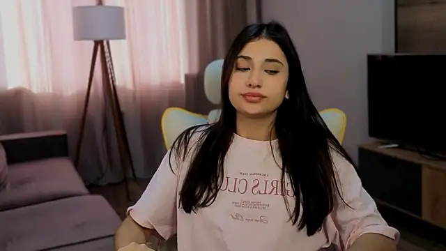 honeylanaa online show from June 2026 04:47:01 AM