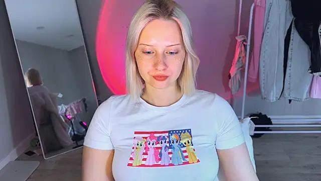 angelllisss online show from June 2026 12:24:02 PM