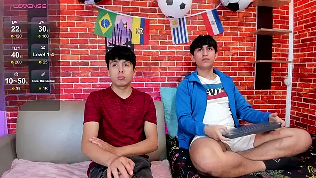 Hoot boyss  online show from June 2026 08:02:01 PM