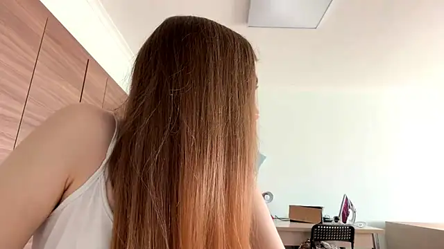LaurindaStalford online show from June 2026 03:06:02 PM