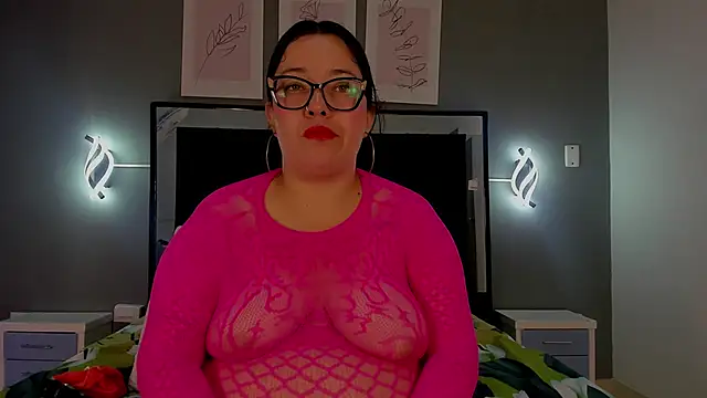 Snapshot of zoe_curvyy chatting on June 2026 12:15:02 PM zoe curvyy online show from June 2026 12:15:02 PM