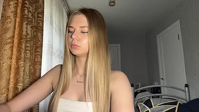 HoneysPiee online show from June 2026 02:33:01 PM