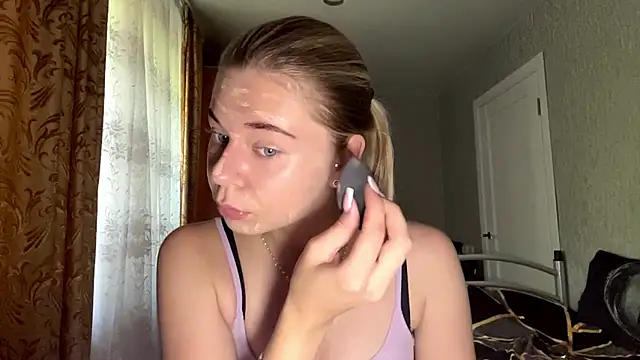 HoneysPiee online show from July 2026 01:26:01 PM