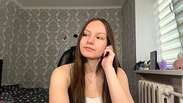 ShaylaChong online show from June 2026 04:23:01 AM