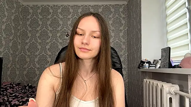 ShaylaChong online show from June 2026 12:22:01 PM