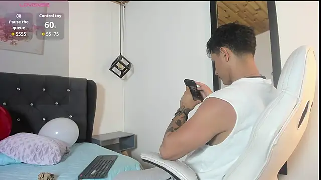 Snapshot of marcos_vieyra chatting on June 2026 07:34:01 PM marcos vieyra online show from June 2026 07:34:01 PM