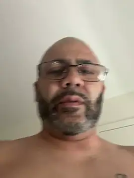 Snapshot of bigdick20101 chatting on May 2026 06:05:02 PM bigdick20101 online show from May 2026 06:05:02 PM