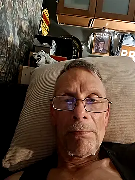 truckdawg2023 online show from June 2026 08:09:01 PM