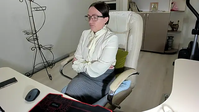 Snapshot of Vika73 chatting on November 2025 04:32:02 AM Vika73 online show from November 2025 04:32:02 AM