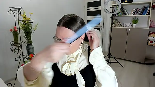 Snapshot of Vika73 chatting on November 2025 06:27:01 AM Vika73 online show from November 2025 06:27:01 AM