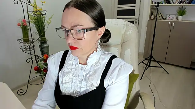 Snapshot of Vika73 chatting on November 2025 07:22:02 AM Vika73 online show from November 2025 07:22:02 AM