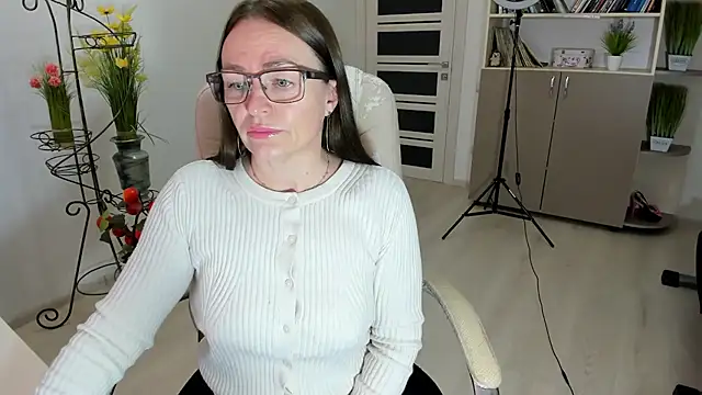 Snapshot of Vika73 chatting on December 2025 06:07:02 AM Vika73 online show from December 2025 06:07:02 AM