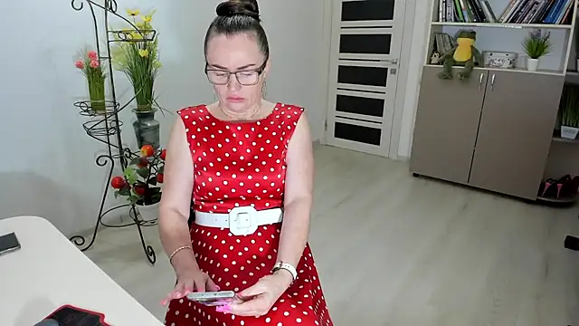 Snapshot of Vika73 chatting on December 2025 07:06:01 AM Vika73 online show from December 2025 07:06:01 AM