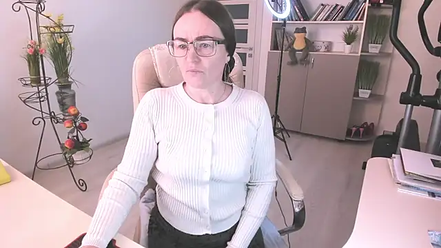 Snapshot of Vika73 chatting on February 2026 06:23:02 AM Vika73 online show from February 2026 06:23:02 AM