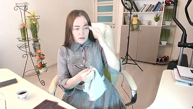 Snapshot of Vika73 chatting on February 2026 06:40:02 AM Vika73 online show from February 2026 06:40:02 AM