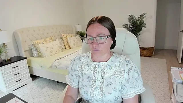 Vika73 online show from May 2026 05:10:01 PM