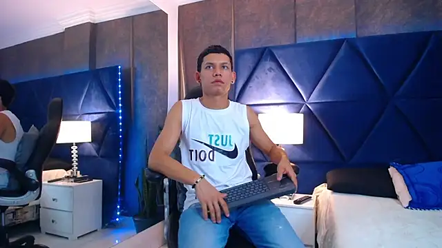 ThiagoFerrer  online show from June 2026 04:50:02 AM