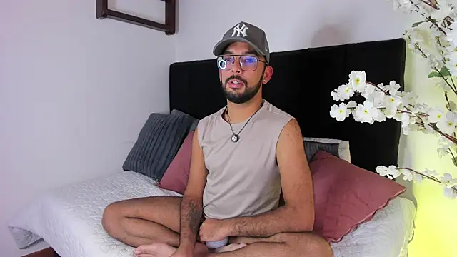 Paulo Dasilva  online show from June 2026 08:43:01 PM