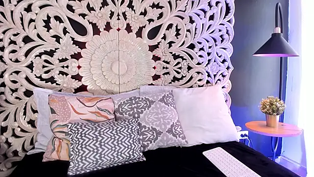 Snapshot of Bianca_DVarela chatting on June 2026 08:00:01 PM Bianca DVarela online show from June 2026 08:00:01 PM