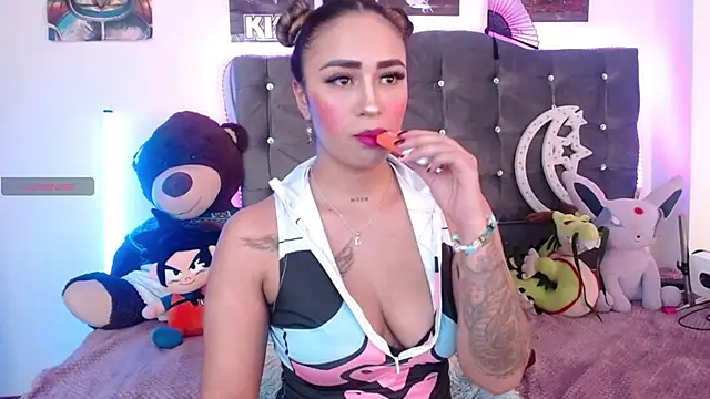 lunabritton online show from July 2026 03:54:02 AM