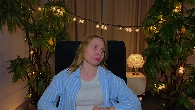 VioletSpencer online show from May 2026 01:48:02 PM