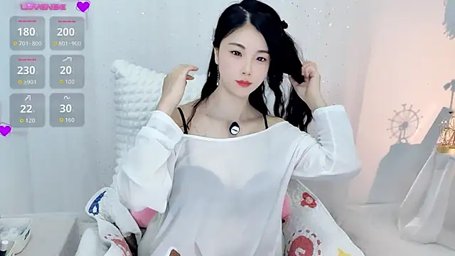 ZzzU Uo online show from July 2026 10:56:01 PM