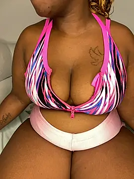 Snapshot of BIGMAMA011 chatting on July 2026 09:38:01 PM BIGMAMA011 online show from July 2026 09:38:01 PM