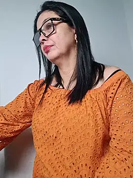 Snapshot of Scarlett_Valnyx chatting on June 2026 03:03:02 PM Scarlett Valnyx online show from June 2026 03:03:02 PM