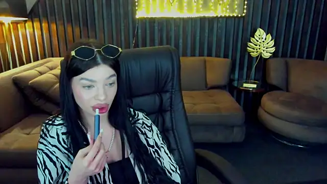 Mia  Mia  online show from May 2026 12:11:02 PM