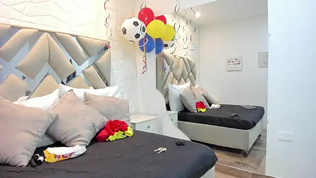 valentinasu online show from July 2026 11:58:02 AM