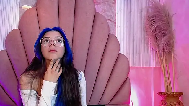 Kyomi Hunt online show from June 2026 05:12:01 AM