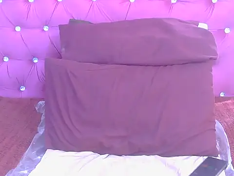 Snapshot of WILD_KITTYxXx chatting on June 2026 10:39:02 AM WILD KITTYxXx online show from June 2026 10:39:02 AM