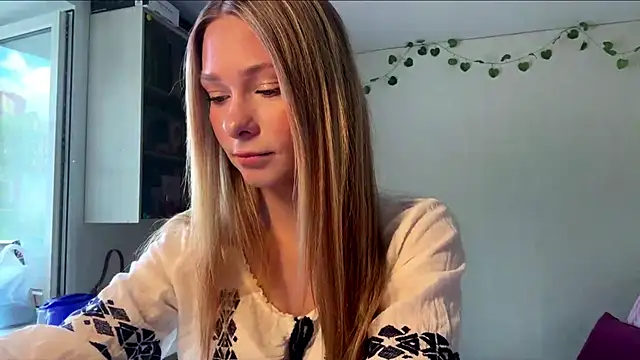 Snapshot of JulietFekete chatting on May 2026 10:09:02 AM JulietFekete online show from May 2026 10:09:02 AM