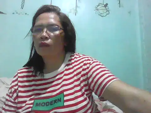 momshe2026 online show from June 2026 08:00:01 PM
