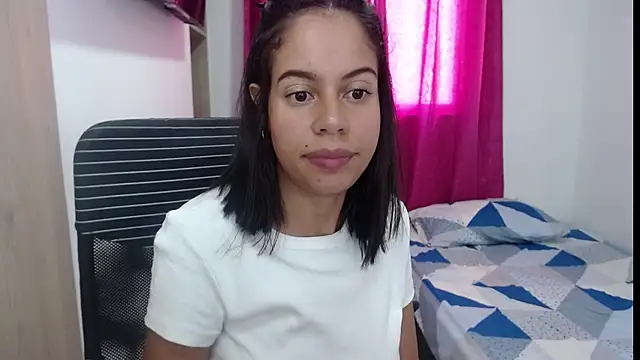 Valeria Santos  online show from June 2026 01:43:01 PM