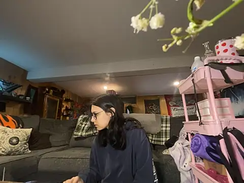 B4BYJINX online show from May 2026 03:52:02 PM