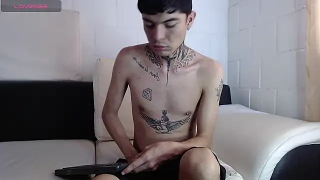 Snapshot of badboy-fox chatting on June 2026 03:58:02 PM badboy-fox online show from June 2026 03:58:02 PM