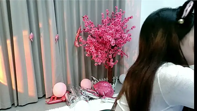 Snapshot of yan-0705 chatting on June 2026 12:05:02 PM yan-0705 online show from June 2026 12:05:02 PM