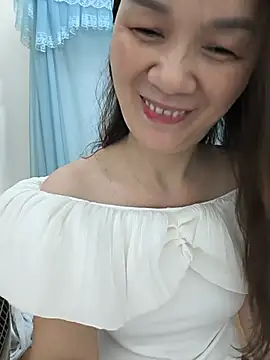 Snapshot of Lye_lovely chatting on June 2026 02:45:01 PM Lye lovely online show from June 2026 02:45:01 PM