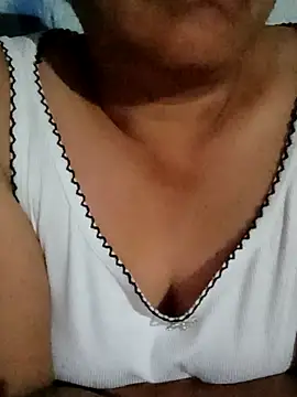 Snapshot of Bong_sexy chatting on July 2026 04:35:02 PM Bong sexy online show from July 2026 04:35:02 PM